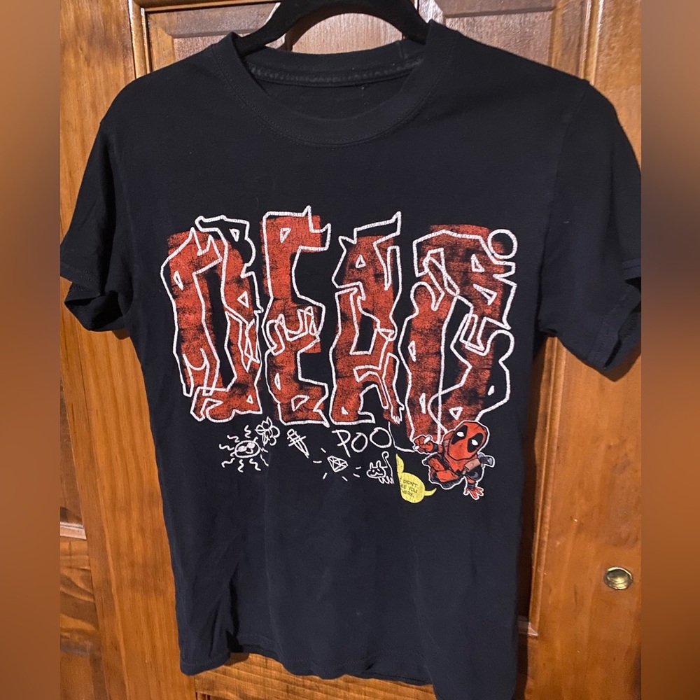 Marvel Deadpool Graphic Tee size Small